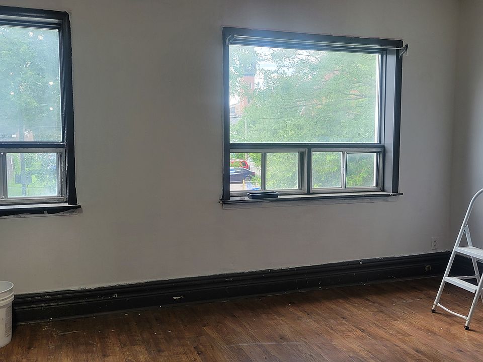 livingroom/kitchen/dining combination