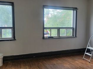 111 Oxford St #2, Toronto, ON M5T1P4