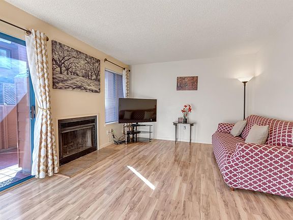 4th image of 26550 Sunvale Ct #16