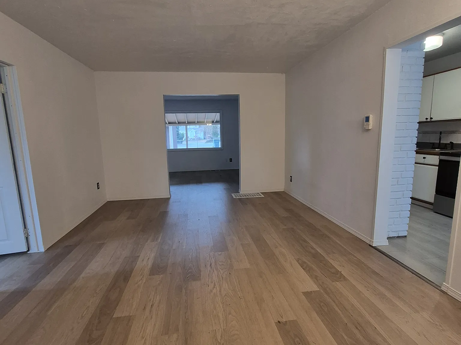 2 bed, 1214 sqft, $2,400 — Photo 3