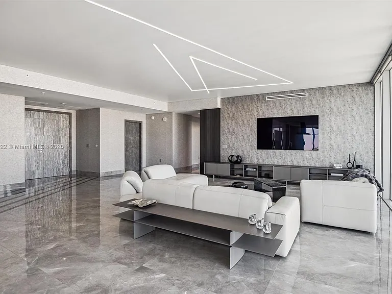 330 Sunny Isles Blvd #5-UPH04 — Photo 3