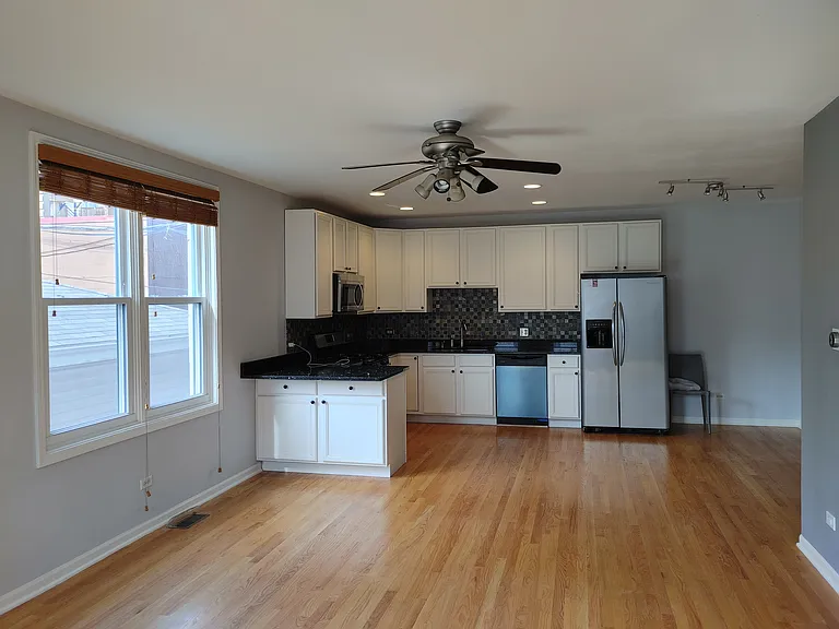 1102 N Marshfield Ave #1W — Photo 5