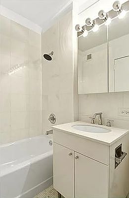 5th image of 99 John St APT 1906