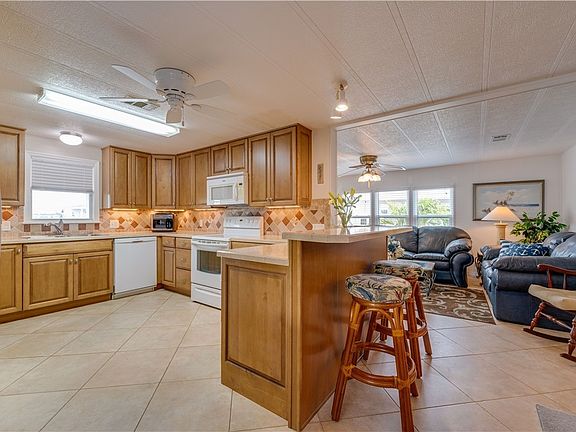 3rd image of 3033 Bounty Ln