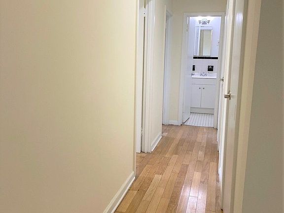 2nd image of 1500 Noble Ave APT 5N