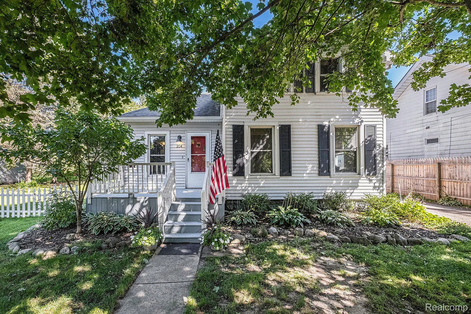 204 Michigan St photo 1