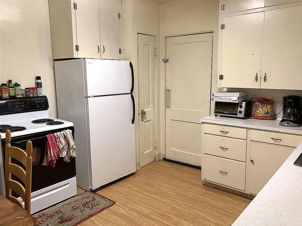 3 bed, 1200 sqft, $1,350 — Photo 4