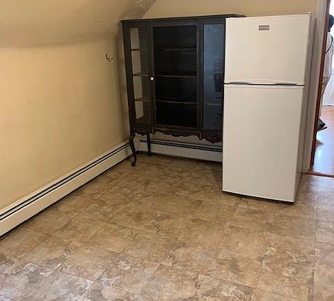 3rd image of 16 Franklin Ave Floor 3