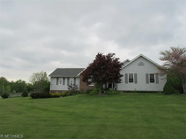 1486 Miday Ave NE photo 1