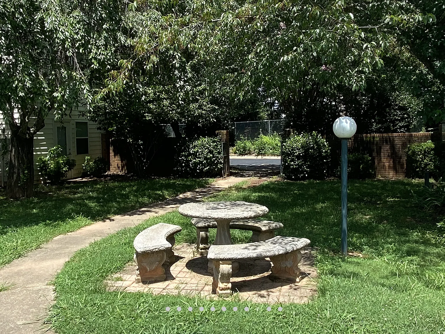 Hickory Square Apartments — Photo 4