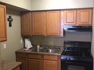 1204 E Washington St APT 3W, Bloomington, IL 61701