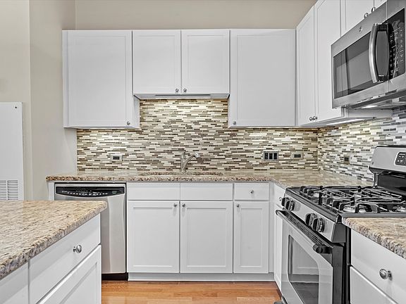 3rd image of 720 N Larrabee St APT 1302