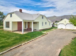 981 Hambelton Rd, Tieton, WA 98947