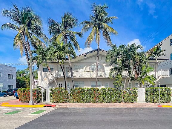 2nd image of 717 Espanola Way APT 110