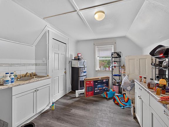 3rd image of 2740 N Buffum STREET