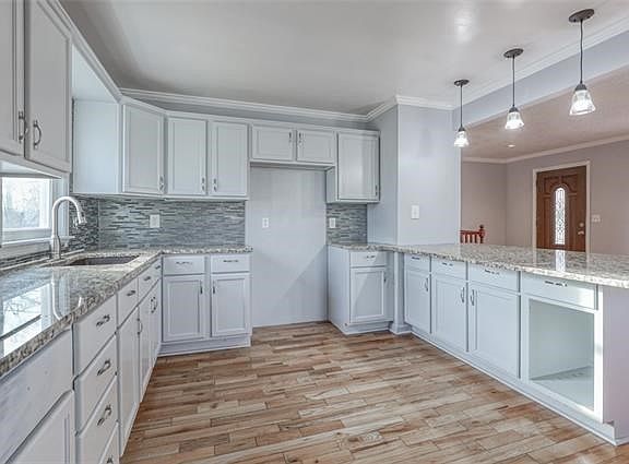 3rd image of 2901 S 25th St