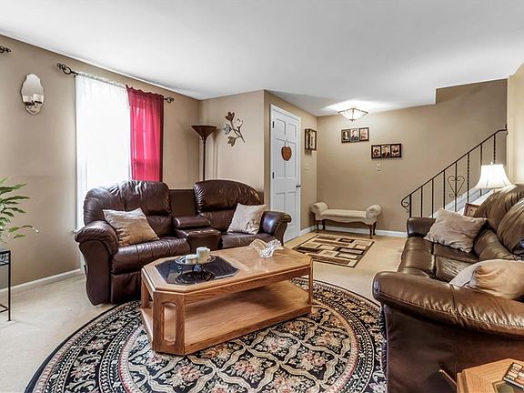 3rd image of 117 Sundridge Dr