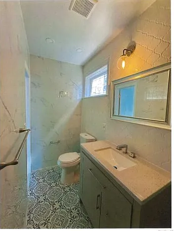 3 bed, 2.0 bath, 2052 sqft, $3,100 — Photo 3