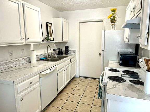 4th image of 4813 Thistledown Dr