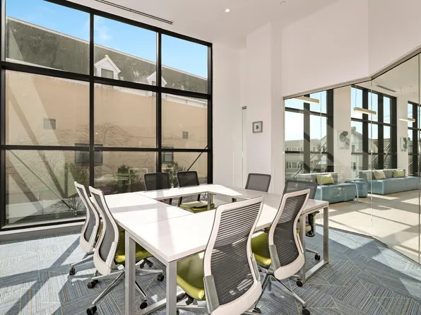 333 Washington Street image 11 of 16