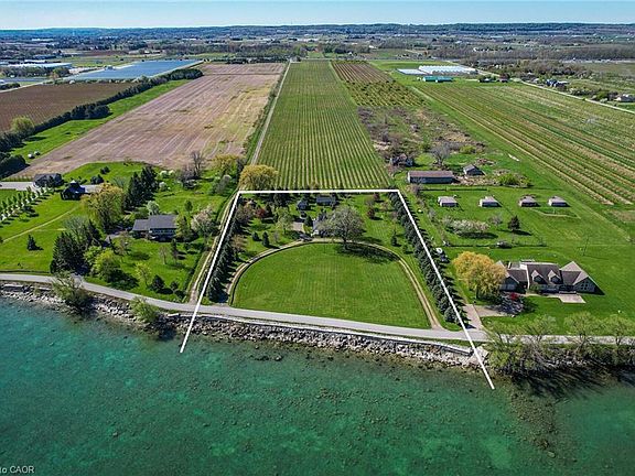 4th image of 3718 Lakeshore Rd