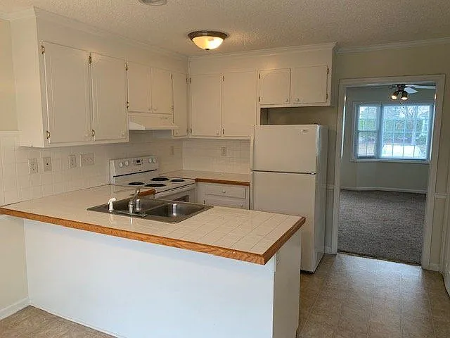 2152 Flagstone Ct — Photo 4