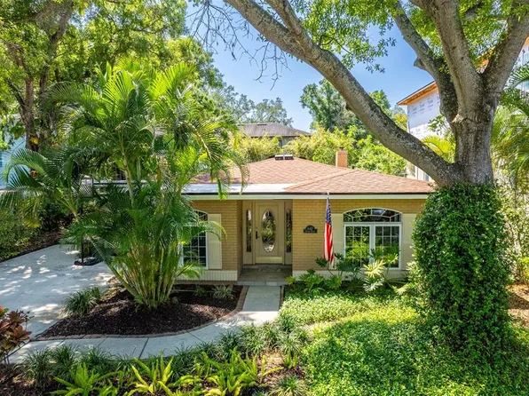 647 Geneva Pl, Tampa, FL 33606