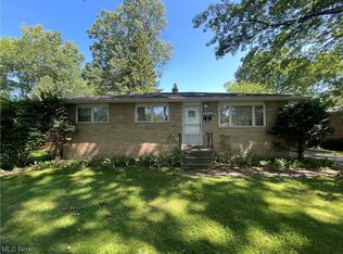 24214 Vincent Dr, North Olmsted, OH