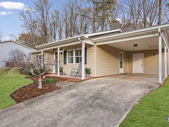 5th image of 926 Meadowbrook Rd