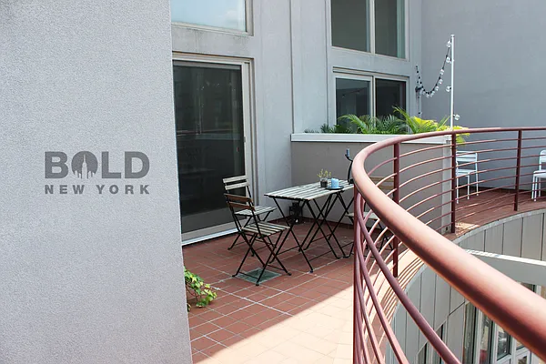 Rented by Bold New York | media 37