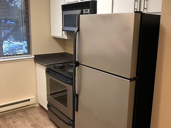 2nd image of 137-7512 Bothell Way NE #137
