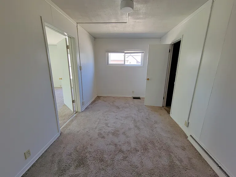 518 E Walnut St #1/2 — Photo 13