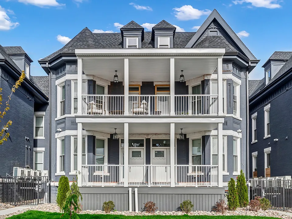 44 E Utica St #2B