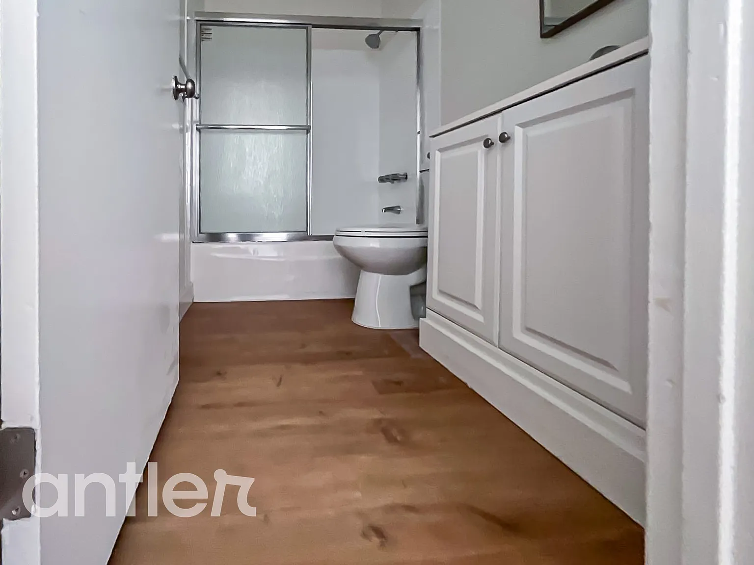 2 bed, 800 sqft, $2,075 — Photo 4