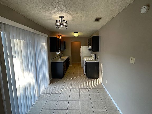 3rd image of 3605 Trotwood Trl