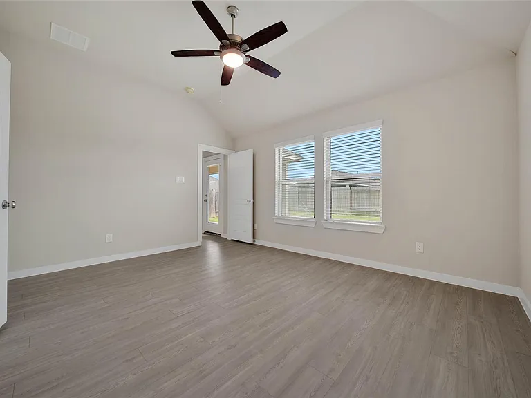 1016 Brighton Orchards Ln — Photo 18