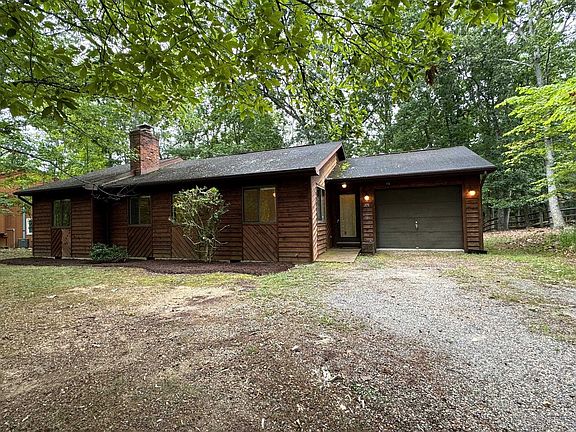 2nd image of 379 Cub Ln