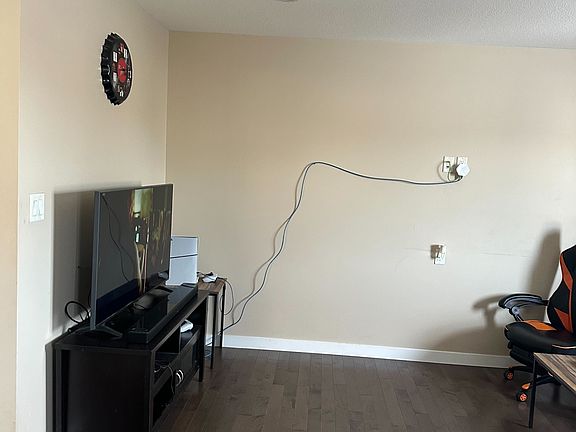 2nd image of 5272 Aerial Cres