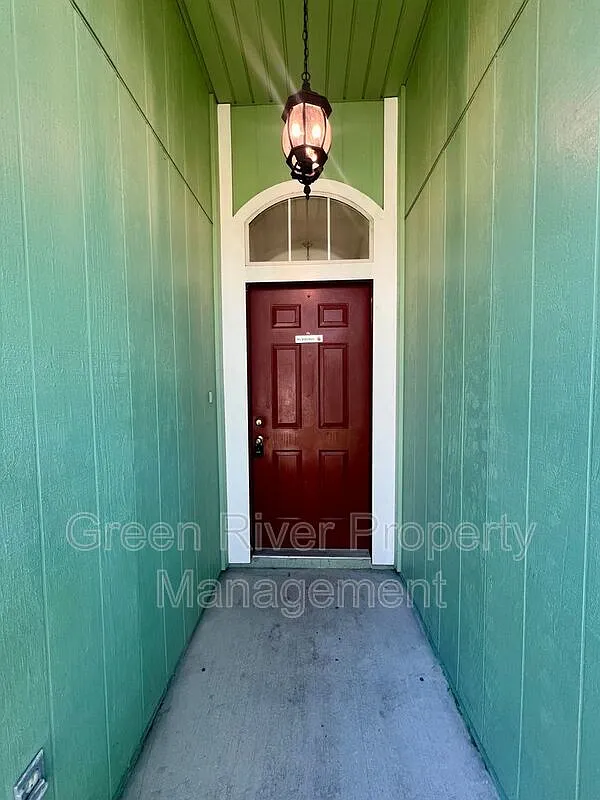 3 bed, 2.0 bath, 1362 sqft, $2,100 — Photo 4