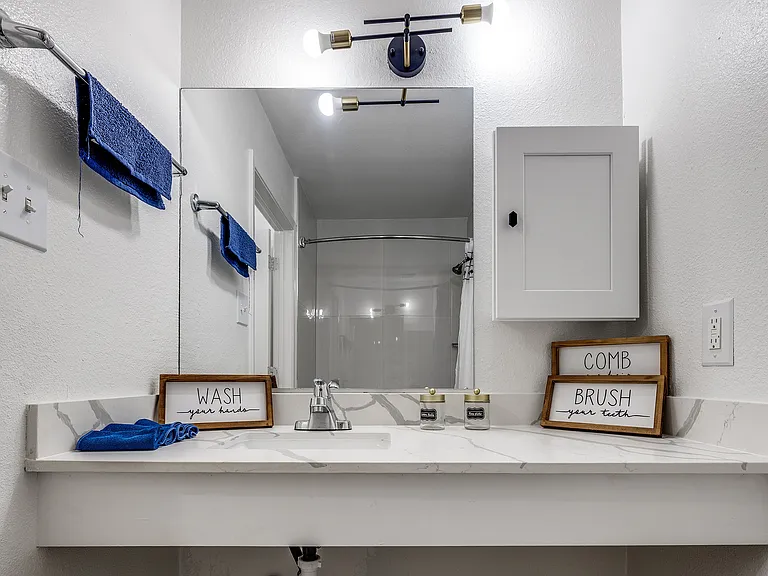 Clean, Modern Bathroom