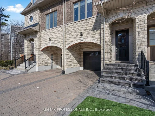 74 Dryden Way, Toronto, ON M9R 0B2