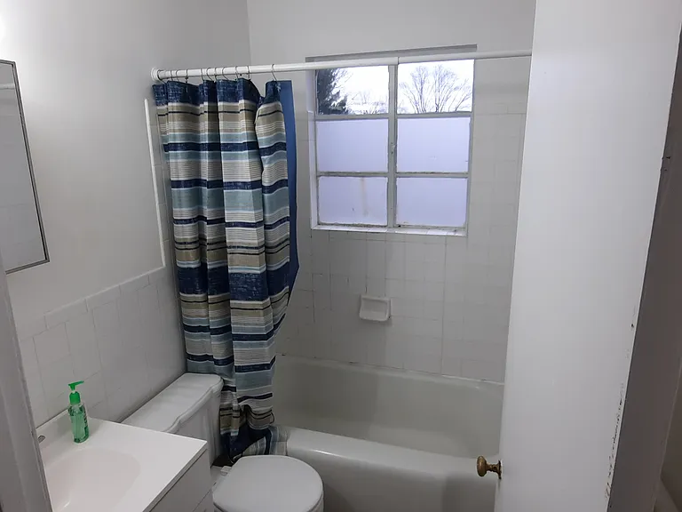 4601 Washington Ave SE #B — Photo 8