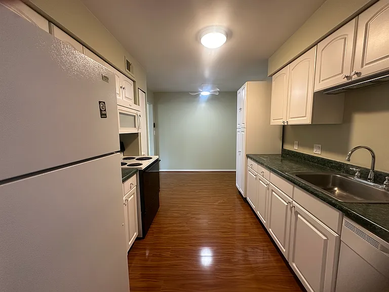 509 E University Dr #506 — Photo 8