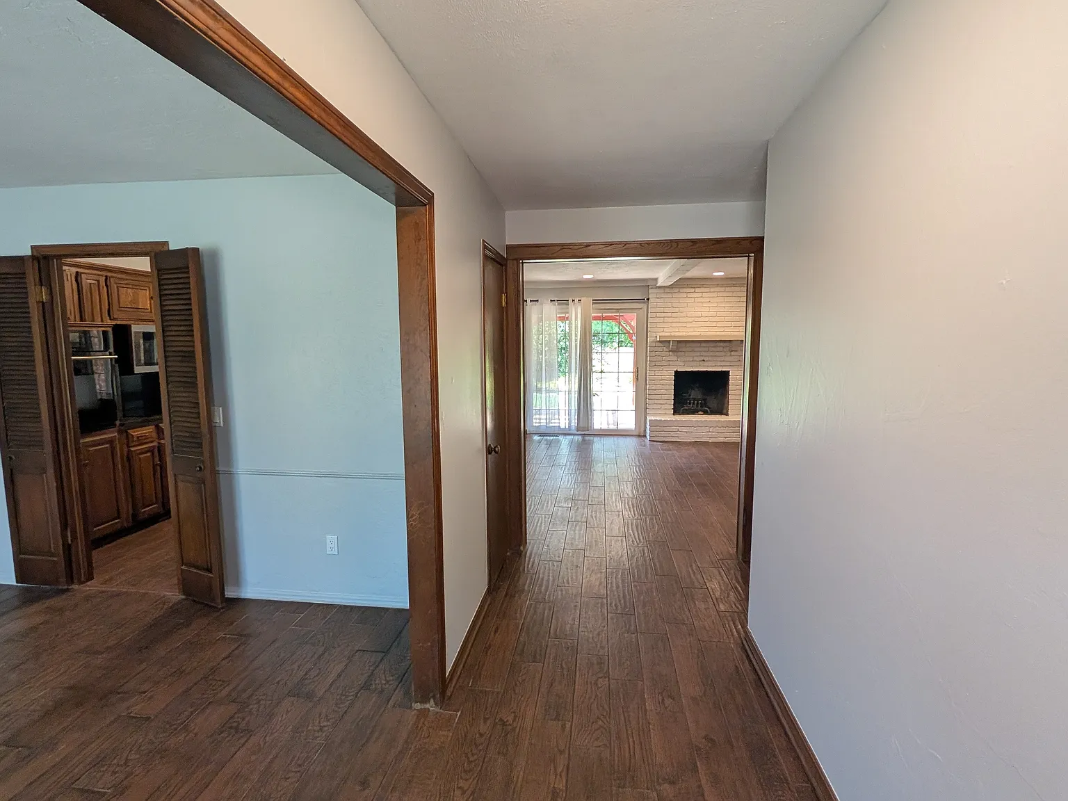 4 bed, 2.5 bath, 2012 sqft, $2,125 — Photo 3
