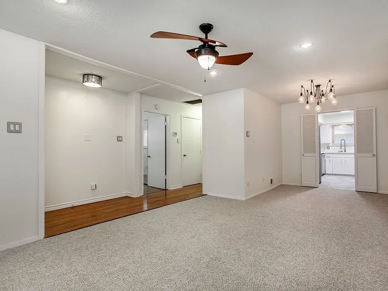 7475 Brentcove Cir — Photo 4