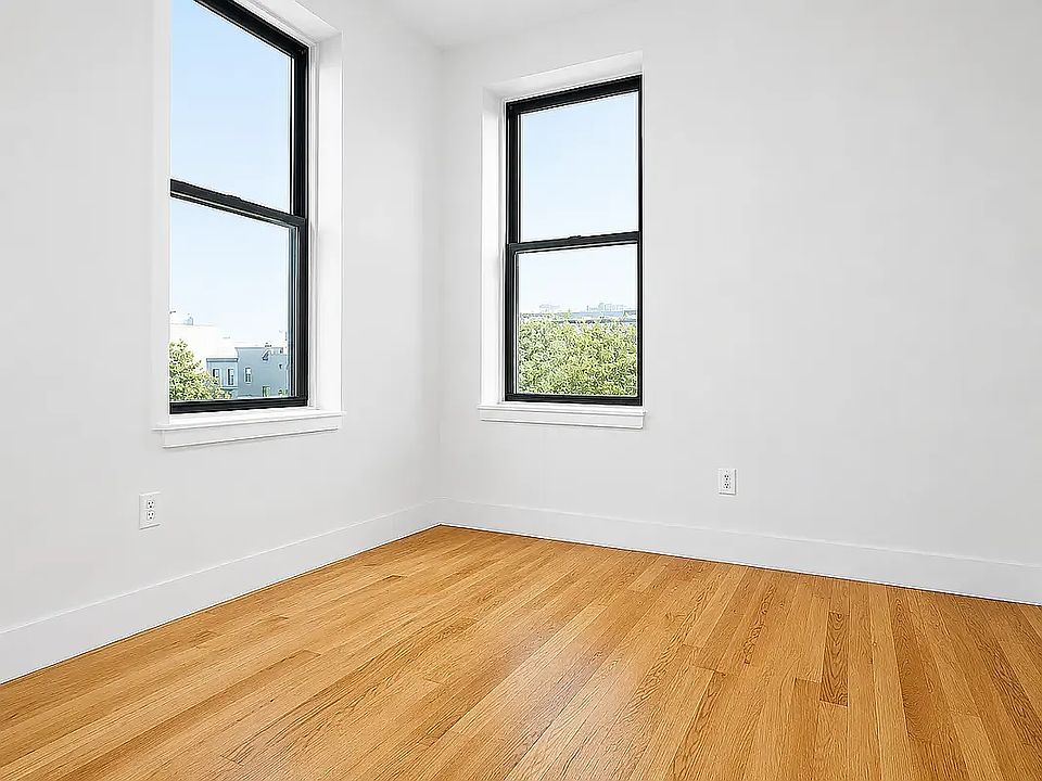 1st image of 481 Evergreen Ave #2I