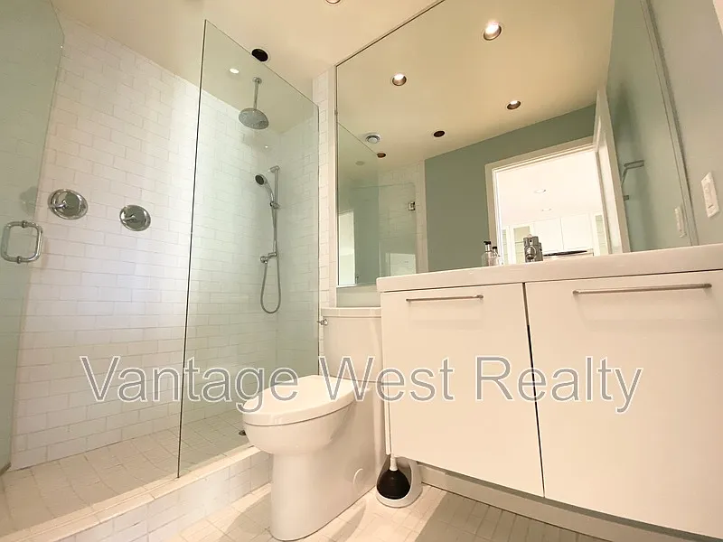 1 bed, 1.0 bath, 870 sqft, $1,595 — Photo 3