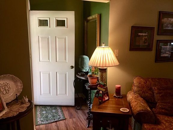 2nd image of 115 Pine Pl