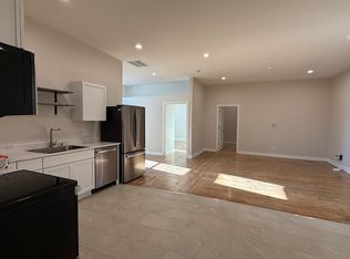 151 N 4th St #B, Dekalb, IL 60115