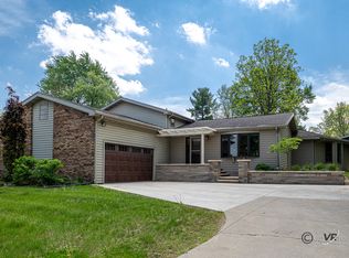 2031 W Winchester Dr, Freeport, IL 61032